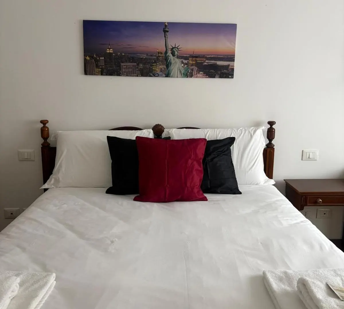 Bocconi - Porta Romana 4 Camere Da Letto Con 2 Bagni Privati Milano Appartamento