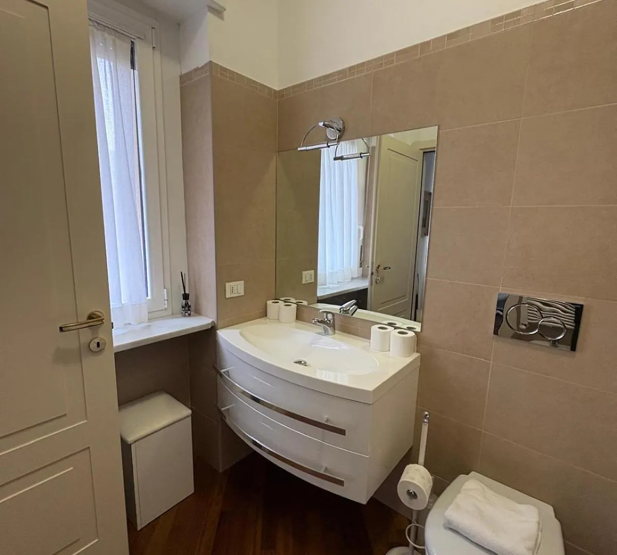 Bocconi - Porta Romana 4 Camere Da Letto Con 2 Bagni Privati Milaan 0*,