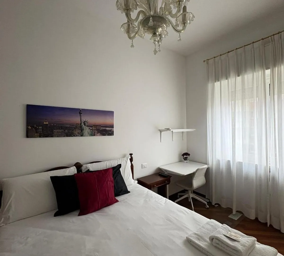 Bocconi - Porta Romana 4 Camere Da Letto Con 2 Bagni Privati Milaan Appartement