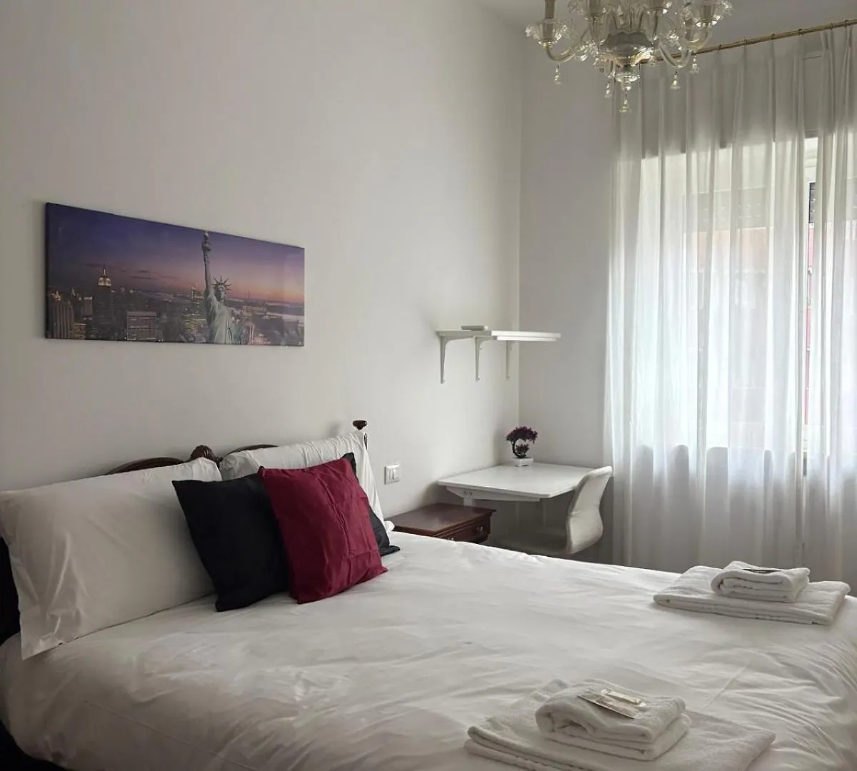 Appartement Bocconi - Porta Romana 4 Camere Da Letto Con 2 Bagni Privati Milaan