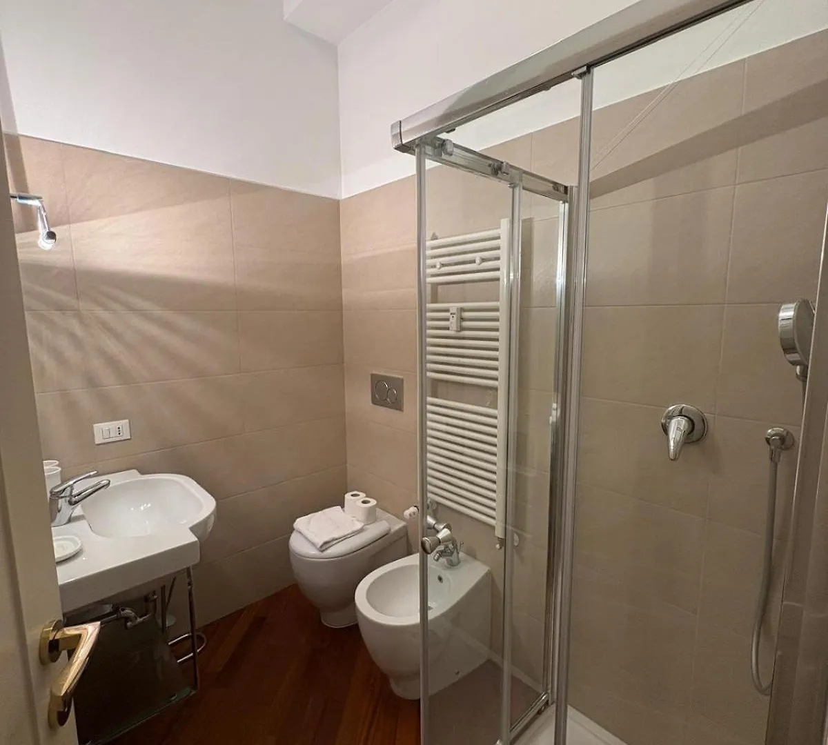 Appartement Bocconi - Porta Romana 4 Camere Da Letto Con 2 Bagni Privati Milaan Italië