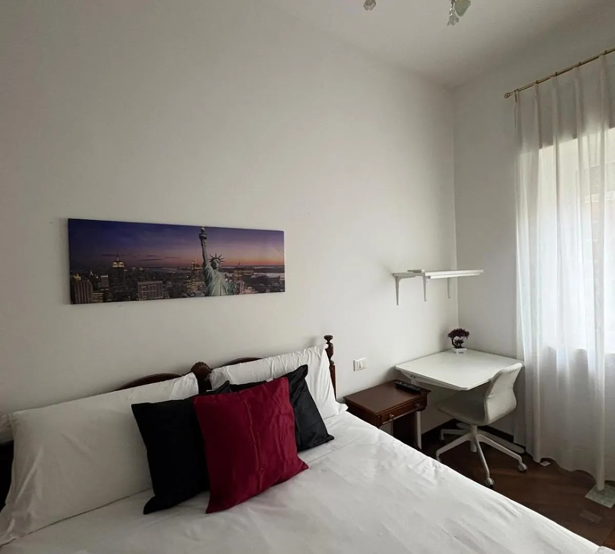 Bocconi - Porta Romana 4 Camere Da Letto Con 2 Bagni Privati Милан 0*,
