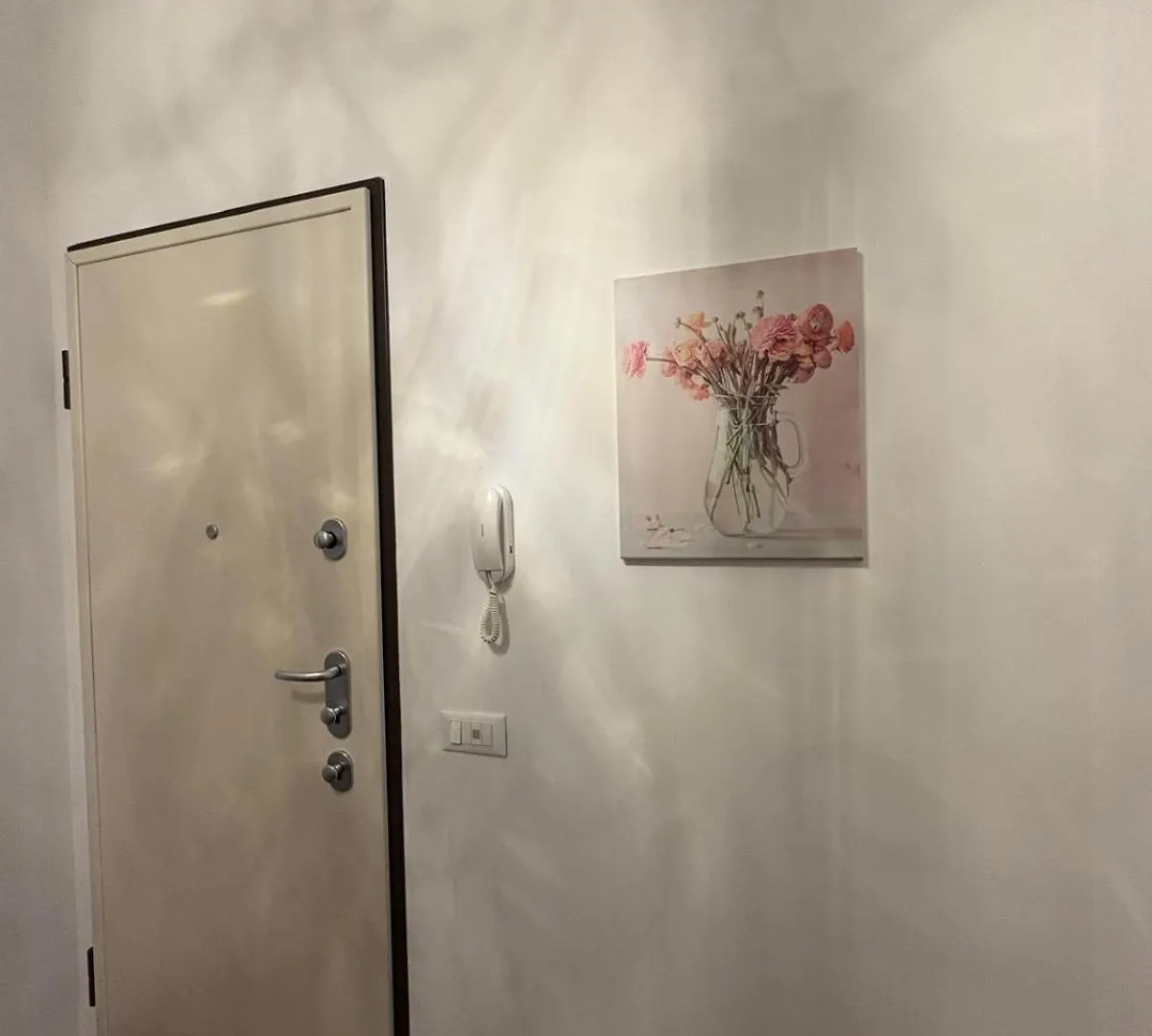 Bocconi - Porta Romana 4 Camere Da Letto Con 2 Bagni Privati Милан 0*,  Италия